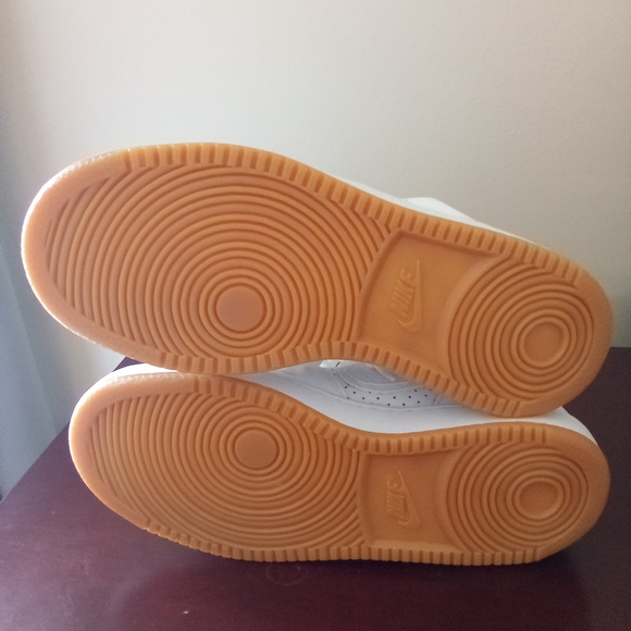 Nike Son Of Force GS White Boys' Mid-Top Sneakers - Picture 5 of 7